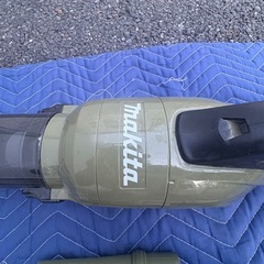 マキタ makita サイクロン一体式ハンディクリーナー オリーブ 18V
の画像