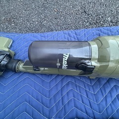 マキタ makita サイクロン一体式ハンディクリーナー オリーブ 18V
の画像