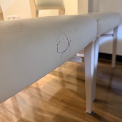 ダイニングテーブルの画像