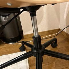 デスクチェア　キャスター付　昇降式の画像