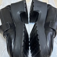 黒 ローファー ヒール　厚底ローファー ブラック 黒 カジュアル 厚底の画像