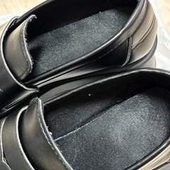 黒 ローファー ヒール　厚底ローファー ブラック 黒 カジュアル 厚底の画像