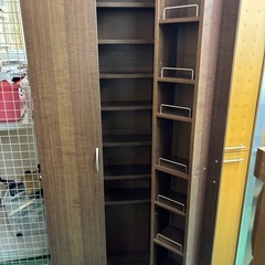 【ドリーム川西店御来店限定】☆ジモティー見たよ♪割引☆扉収納付き書棚　クリーニング済み 【2125560000036947】の画像