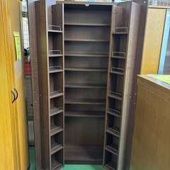【ドリーム川西店御来店限定】☆ジモティー見たよ♪割引☆扉収納付き書棚　クリーニング済み 【2125560000036947】の画像