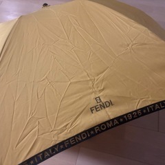 FENDI 折り畳み傘　ロゴ入り　ITALY★ROMA★1925　　フェンディ　ブランド　　の画像