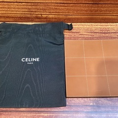 CELINEより【TIC TAC TOE】の画像