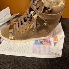 インナーソールスニーカー　　シークレットシューズの画像