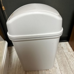 フタがしっかり閉まる スリムゴミ箱（白） 中サイズの画像