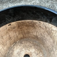 陶器の入れ物　植木鉢の画像