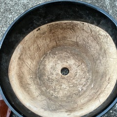 陶器の入れ物　植木鉢の画像