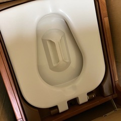 介護用品　家具調トイレの画像