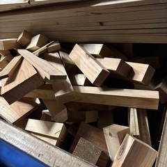 タルキ　杉　角材　端材の画像
