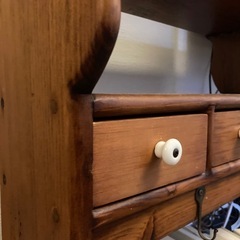 木製のビンテージ棚の画像