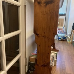 木製のビンテージ棚の画像