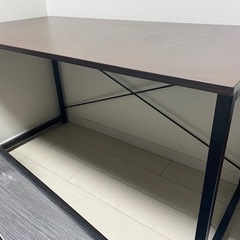 パソコンデスクの画像