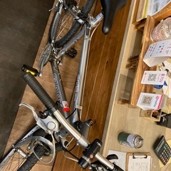 【SALE！防犯登録無料！GIANT ATX830S前後タイヤ・チューブ新品！】フロントサスペンション付き 3×7速　26インチMTB シルバーの画像