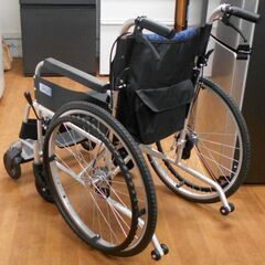 ♪MIKI/ミキ 6輪 車椅子 EST-1 イージースルー/段差/スロープ/転倒対策 自走用♪の画像