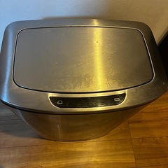 ゴミ箱の画像