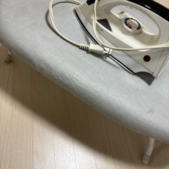 スチームアイロン【中古品】アイロン台付きの画像