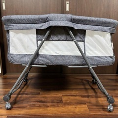 ベビーベッドの画像