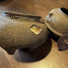 古い茶釜の画像