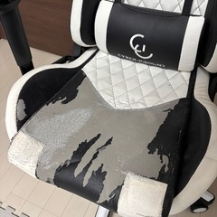 ゲーミングチェアの画像