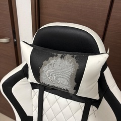 ゲーミングチェアの画像