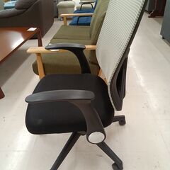 リユースのサカイ栃木店★ジモティ割あり★  椅子 ブラック×グレー W65.5×D56×H103 クリーニング済み TC12099の画像