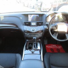 日産　フーガ　２５０ＧＴ★1年保証★ロードサービス付　純正ナビ　地デジ　サイド／バックカメラ　Ｂｌｕｅｔｏｏｔｈ　メモリー付パワーシート　ハーフレザーシート　クルコン　ＥＴＣ　インテリキー　オートエアコン　ＨＩＤ　社外２０ＡＷの画像