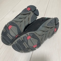 キッズスニーカーの画像