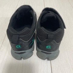 キッズスニーカーの画像