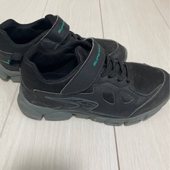 キッズスニーカーの画像