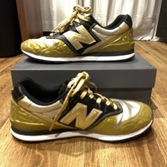 New Balance 996 ゴールド/ブラック スニーカーの画像