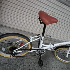 GRAPHIS[グラフィス]20吋 折り畳み自転車 外装6段/ホワイトの画像