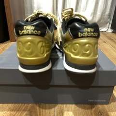 New Balance 996 ゴールド/ブラック スニーカーの画像