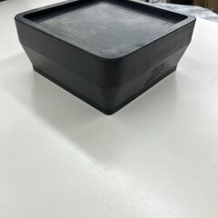 ★リユースのサカイ千葉中央店★  洗濯機用防振ゴム（一般雑貨） 黒ゴム H5×D11×W11 クリーニング済み TC5914の画像