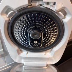 SHARP 炊飯器 ホワイト 内側使用感ありの画像