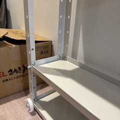 ホワイトスチールラック4段の画像