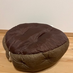 美品petemoふわふわカドラーベッド　ブラウンの画像