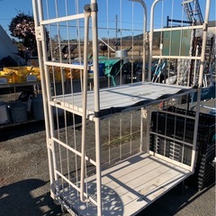 業務用キャスター付き大量陳列棚の画像