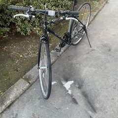 リサイクルショップどりーむ天保山店　No578 訳アリ　クロスバイク　ネクスタイル　２８インチ　ギア前後切替付き　３×７段変速　サドル固着　調節不可(´;ω;｀)　タイヤすり減り　劣化の画像