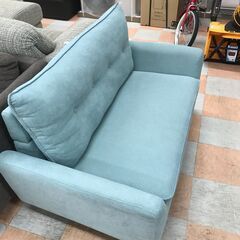 ＼家具＊家電のお店／【ｼﾞｬﾝｸﾞﾙｼﾞｬﾝｸﾞﾙ石川金沢店】ソファー2人用 ライトグリーン    W(幅)130×D(奥行き)74×H(高さ)62.0cmの画像