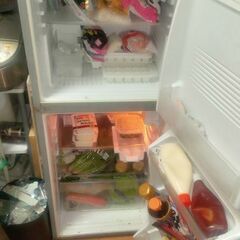 サンヨー製冷蔵庫137L★2007年式☆普通に稼働の画像