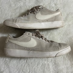 NIKE ブレーザー ローカット スウェード AV9373-002の画像