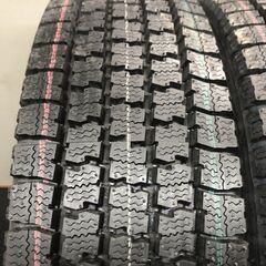【新品】TOYO DELVEX M935 205/70R17.5 115/113N LT 17.5インチ ライトトラック用 スタッドレス 6本 24年製 エルフ ダイナ等　(STQ069)の画像