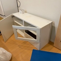 イケア IKEA 食器棚の画像