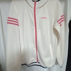 adidas上着の画像