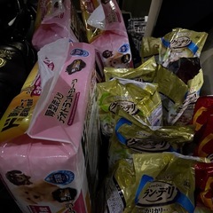 犬のエサとペットシートセット
の画像