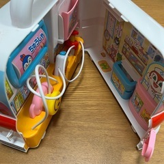 アンパンマン　救急車の画像