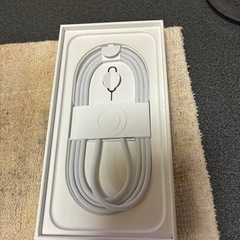 iPhone 16e箱だけcアダプタジムピン付きの画像